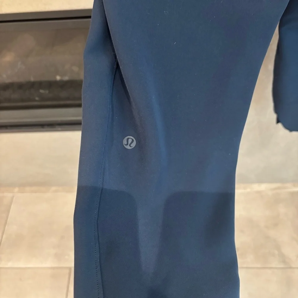 Lululemon On The Fly Jogger,‎ Size 8
